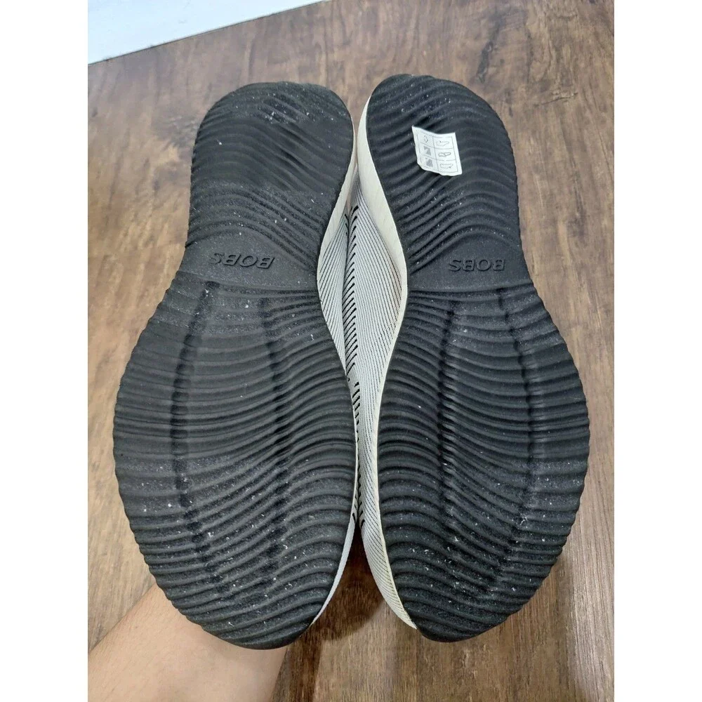 Skechers Bobs Memory Foam Women Size us 9.5 White Black Sneakers Shoes